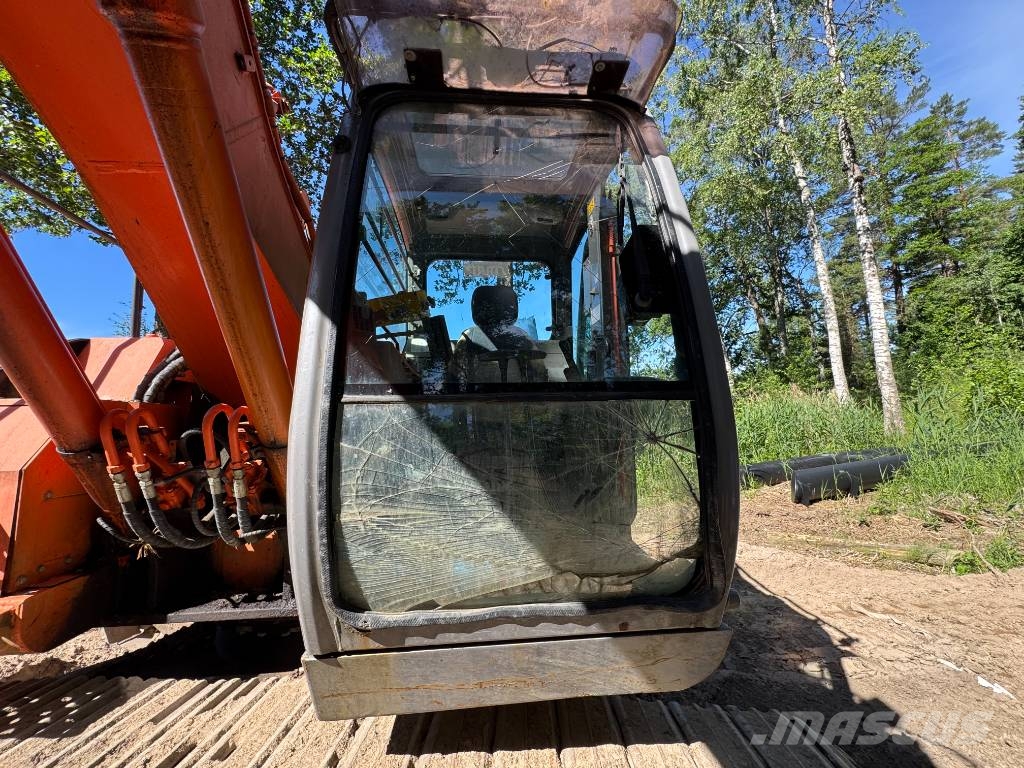 Hitachi ZX 225 US LC Kāpurķēžu ekskavatori