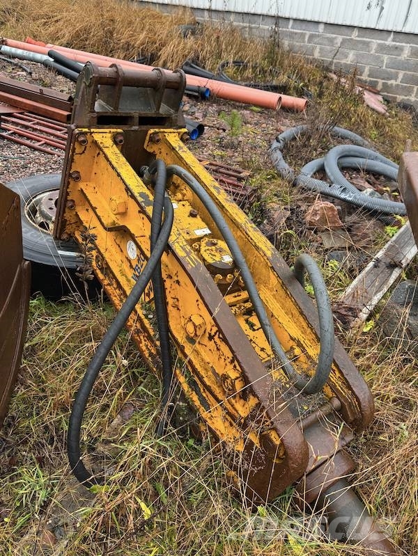 Hitachi ZX 225 US LC Kāpurķēžu ekskavatori