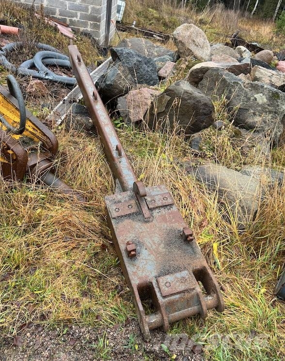 Hitachi ZX 225 US LC Kāpurķēžu ekskavatori
