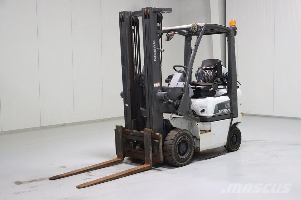 Nissan P1D1A18LQ شاحنات LPG