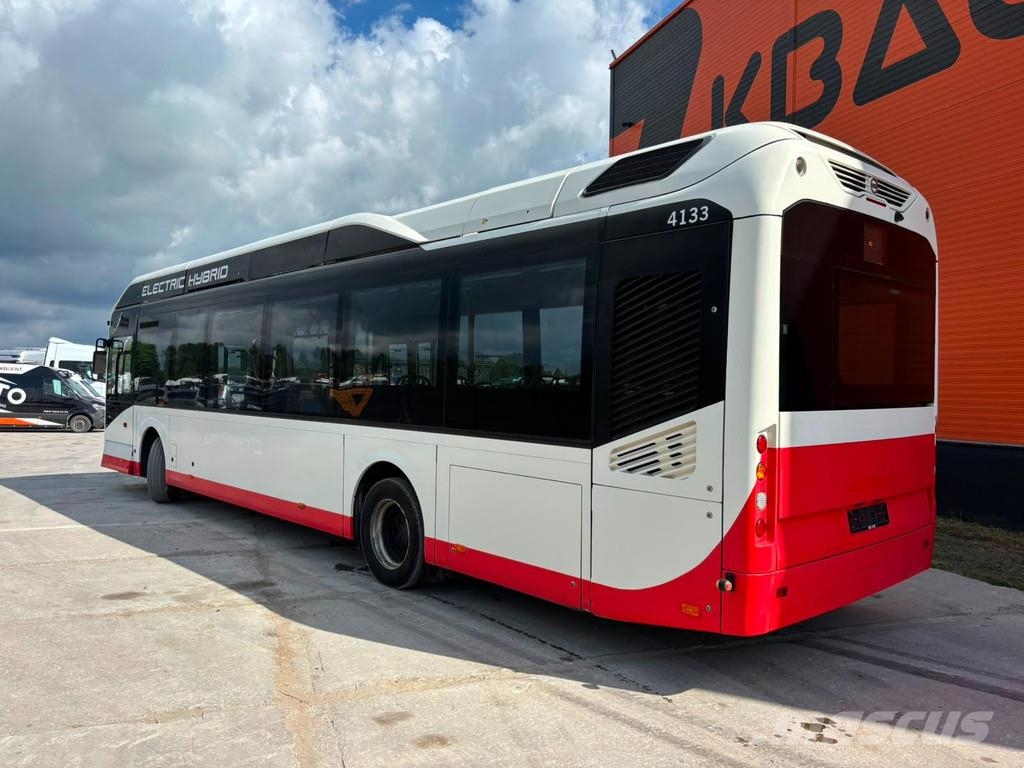 Volvo B5LH 8900 HYBRID 4x2 33 SEATS / AC / AUXILIARY HEA حافلة المدينة