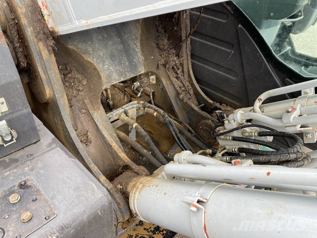 Hitachi ZX 210 LC-6 / Certificat CE endommagée Raupenbagger