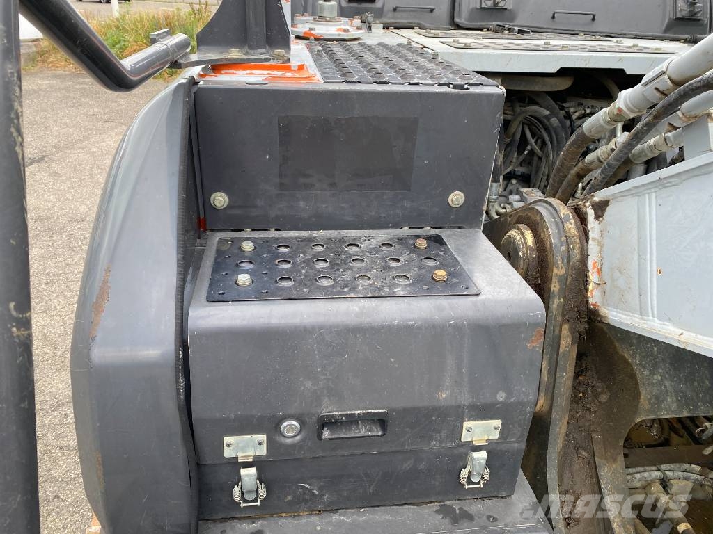 Hitachi ZX 210 LC-6 / Certificat CE endommagée Raupenbagger