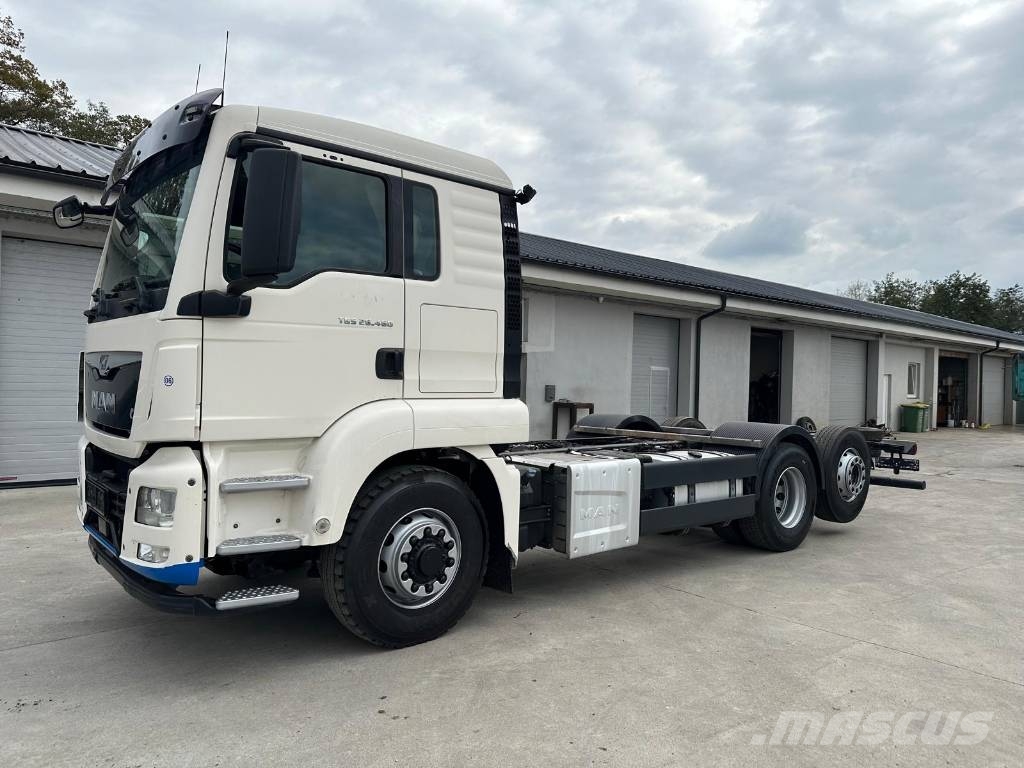 MAN TGS 26.460 6X4 HYDRO DRIVE Camiones con chasís y cabina