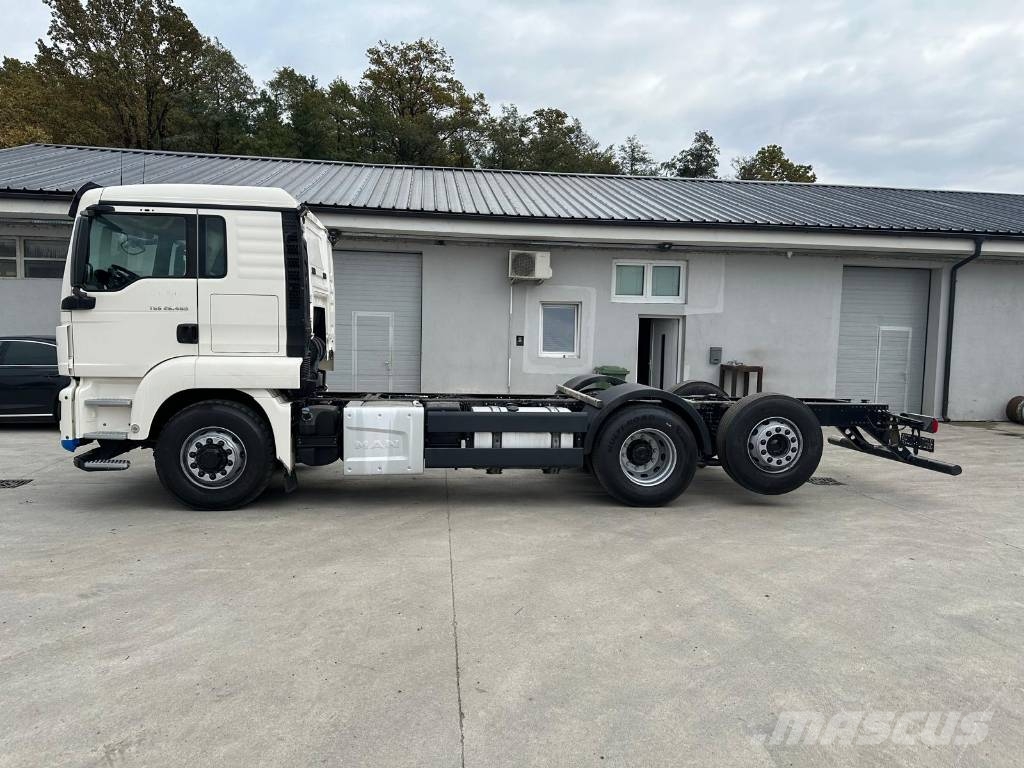 MAN TGS 26.460 6X4 HYDRO DRIVE Camiones con chasís y cabina