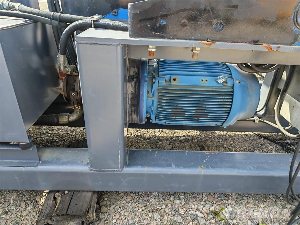 PM 19 Kappaletavaranosturi Loader cranes