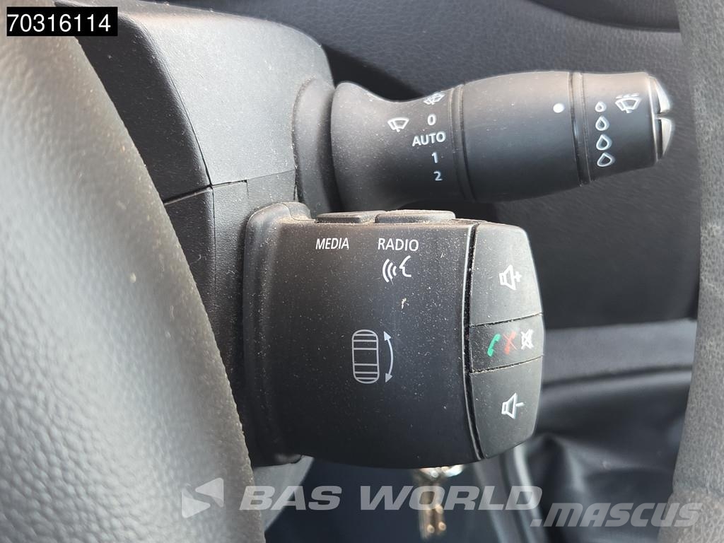Renault Master 145PK Furgón Caja Cerrada – LED - Navegació Muut autot