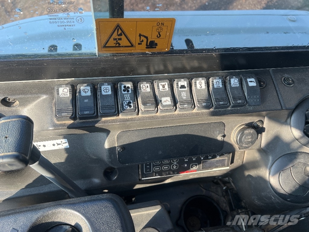 Takeuchi TB230 Мини екскаватори < 7 т