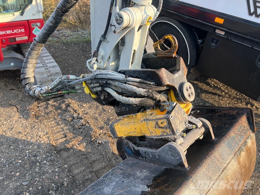 Takeuchi TB230 Мини екскаватори < 7 т
