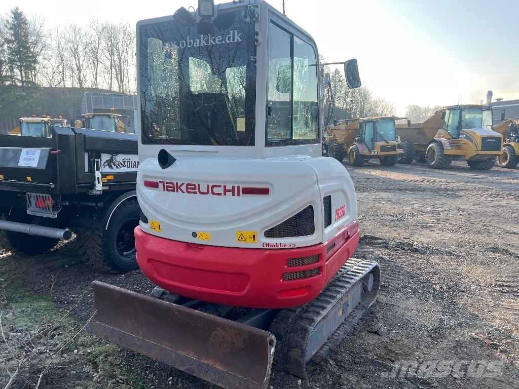 Takeuchi TB230 Мини екскаватори < 7 т