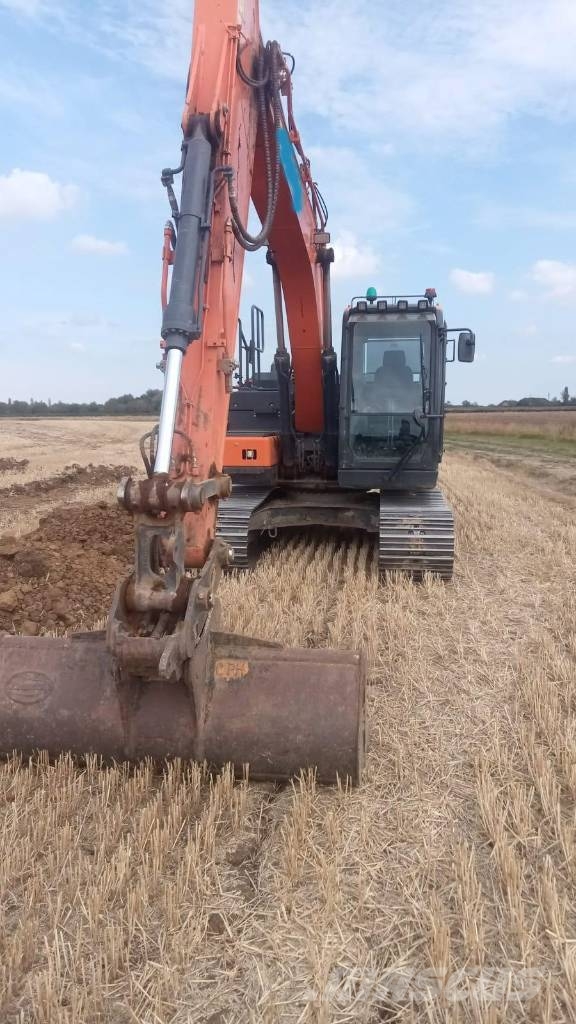Doosan DX 140 LC-7 Bandgrävare