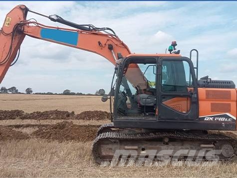 Doosan DX 140 LC-7 Bandgrävare