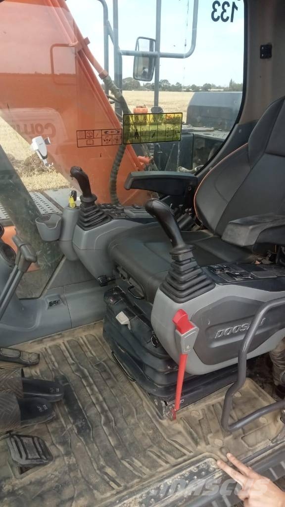 Doosan DX 140 LC-7 Bandgrävare