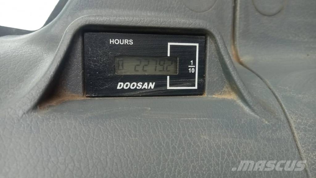 Doosan DX 140 LC-7 Bandgrävare