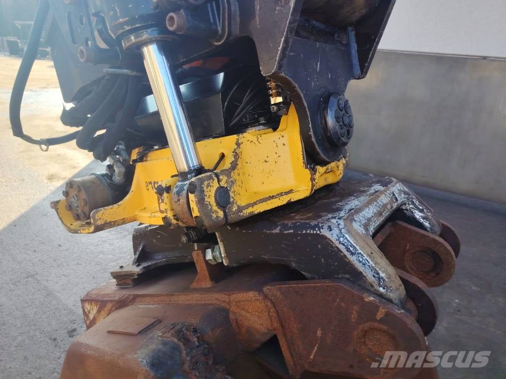 Hitachi ZX 160 W Wheeled excavators