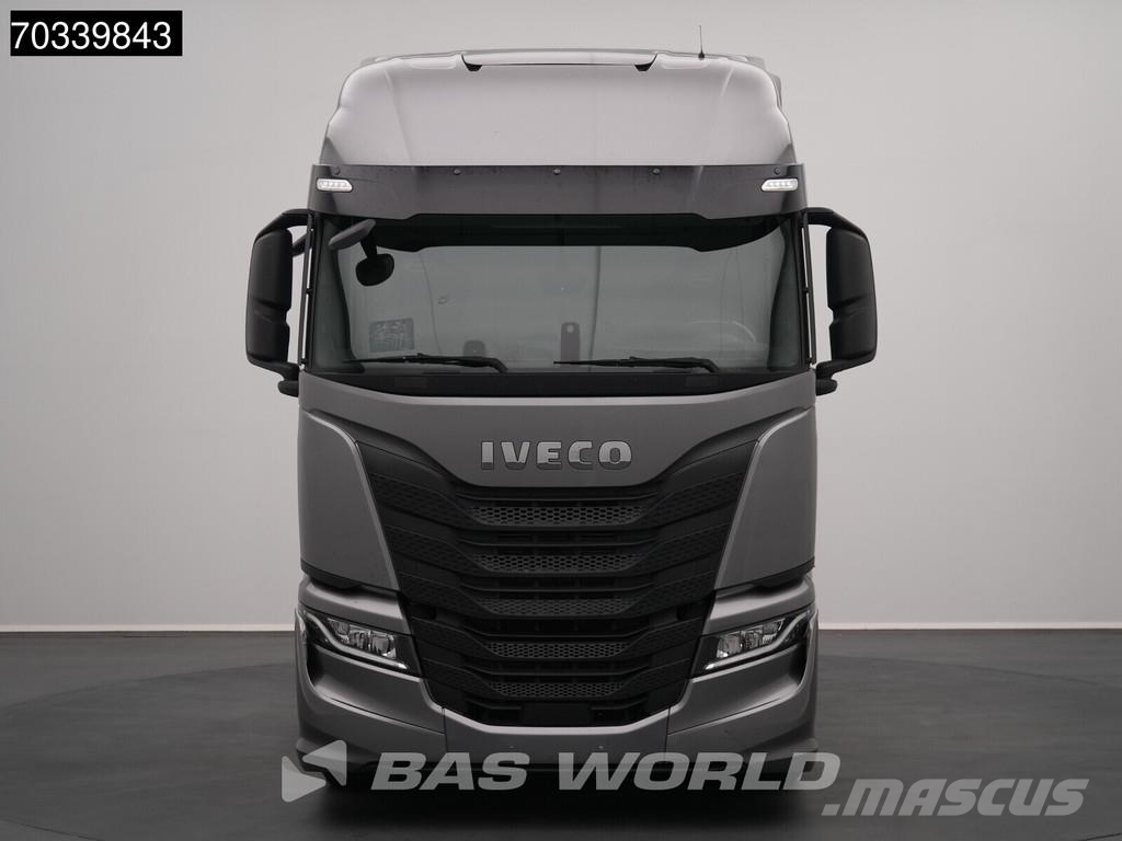 Iveco S-Way 570 4X2 Retarder 2x Tanks Standklima Navi AC Tracteur routier