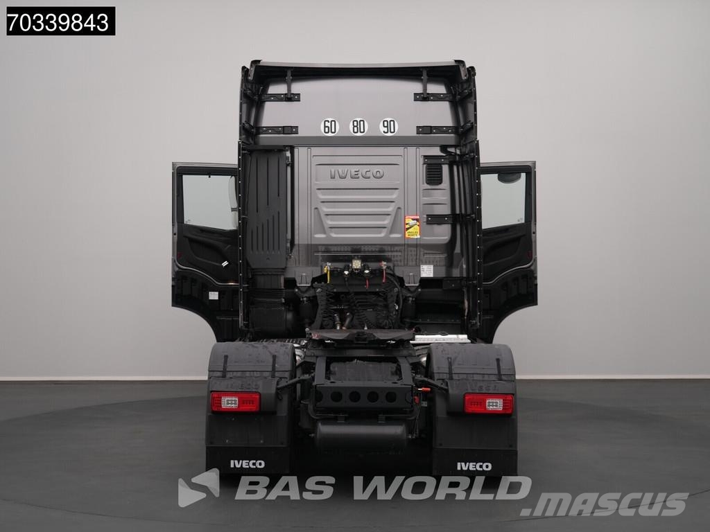 Iveco S-Way 570 4X2 Retarder 2x Tanks Standklima Navi AC Tracteur routier