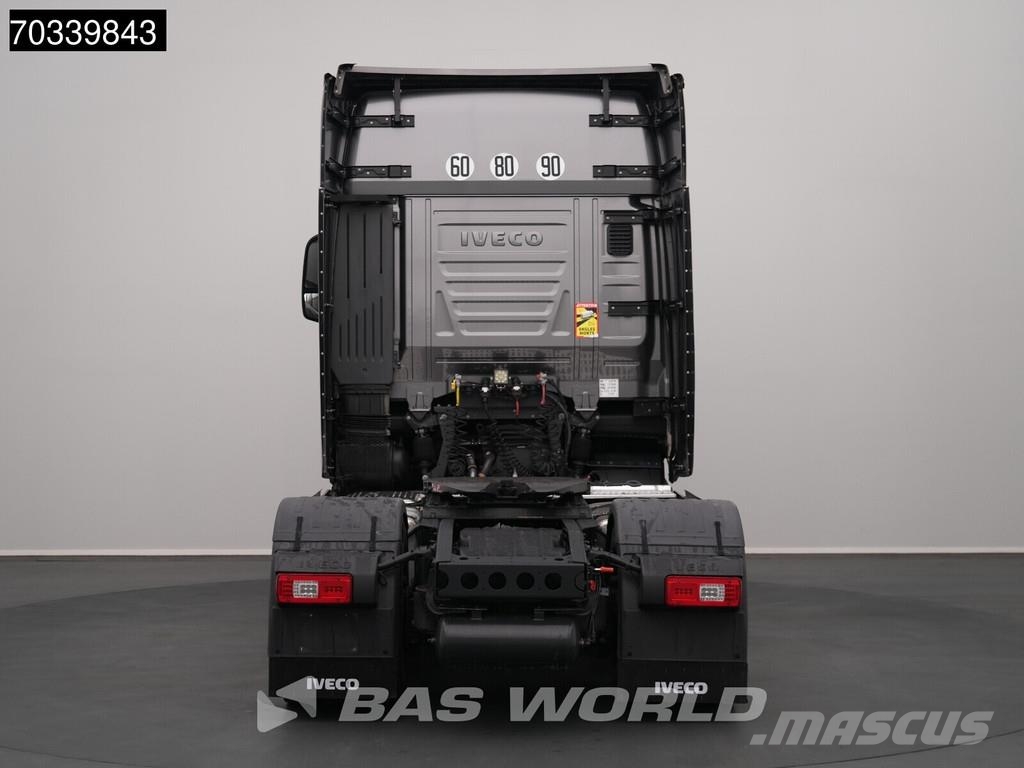 Iveco S-Way 570 4X2 Retarder 2x Tanks Standklima Navi AC Tracteur routier