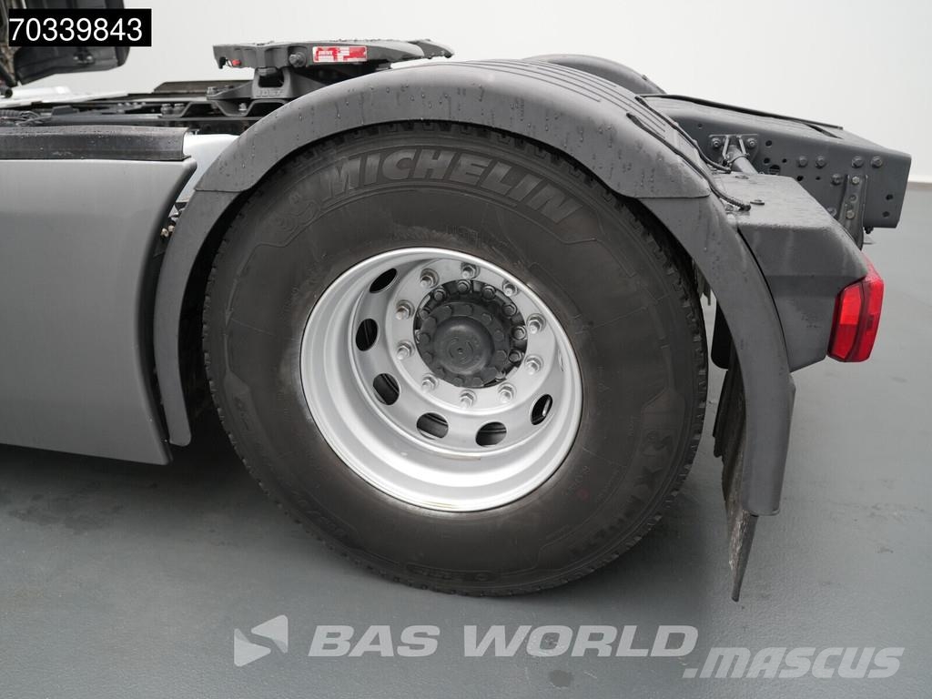 Iveco S-Way 570 4X2 Retarder 2x Tanks Standklima Navi AC Tracteur routier