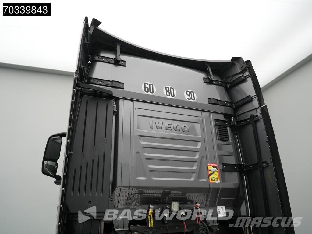 Iveco S-Way 570 4X2 Retarder 2x Tanks Standklima Navi AC Tracteur routier