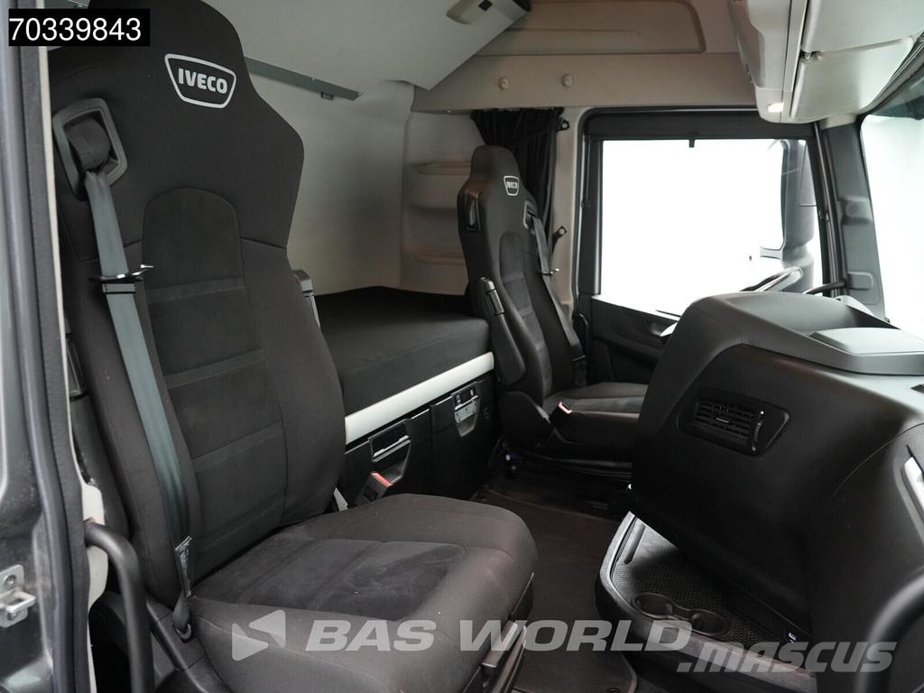 Iveco S-Way 570 4X2 Retarder 2x Tanks Standklima Navi AC Tracteur routier