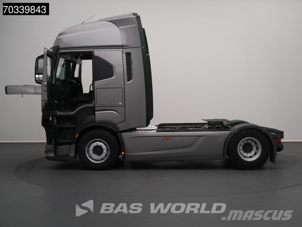 Iveco S-Way 570 4X2 Retarder 2x Tanks Standklima Navi AC Tracteur routier