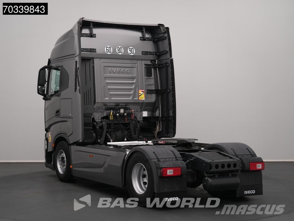 Iveco S-Way 570 4X2 Retarder 2x Tanks Standklima Navi AC Tracteur routier