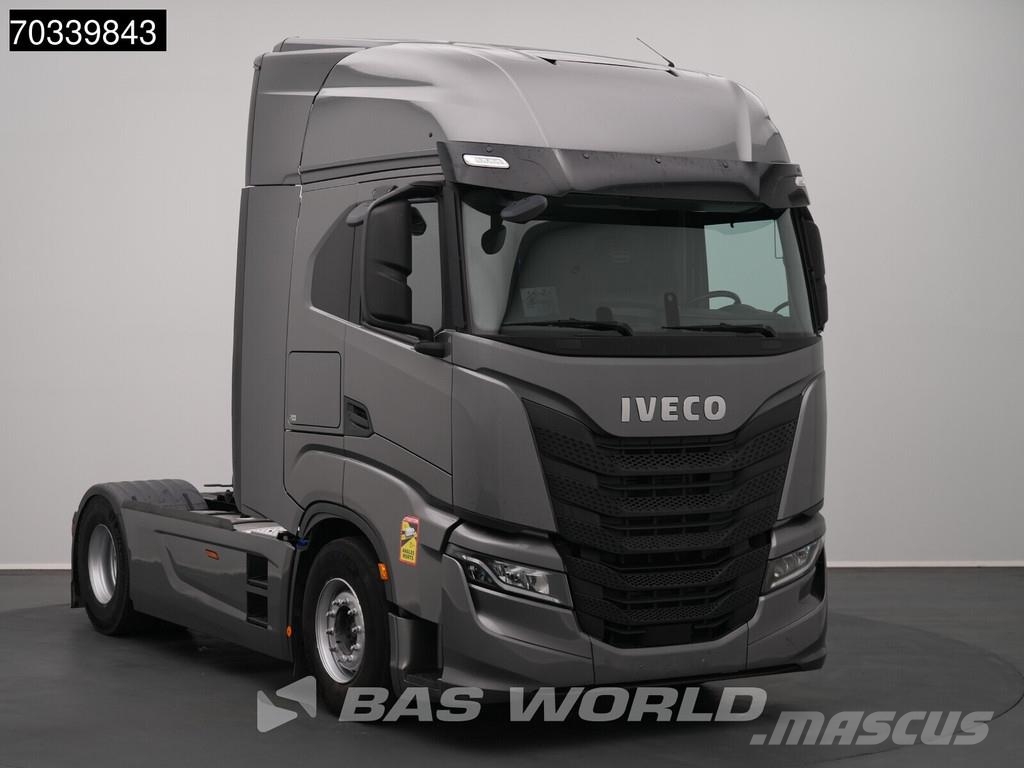 Iveco S-Way 570 4X2 Retarder 2x Tanks Standklima Navi AC Tracteur routier