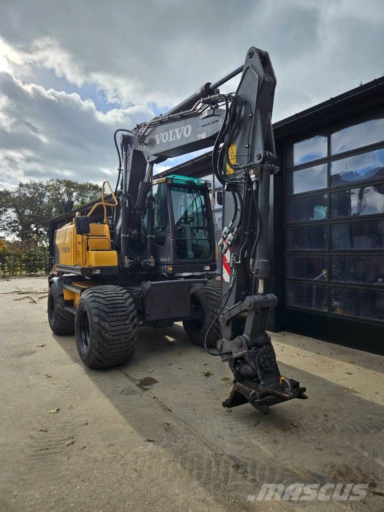 Volvo EW 140 C Колесни екскаватори