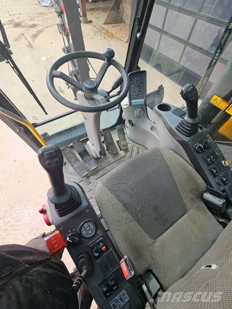 Volvo EW 140 C Колесни екскаватори