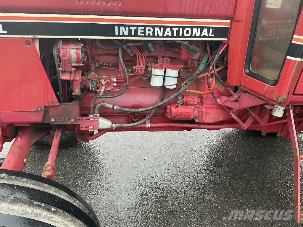 International 956 XL Traktoren