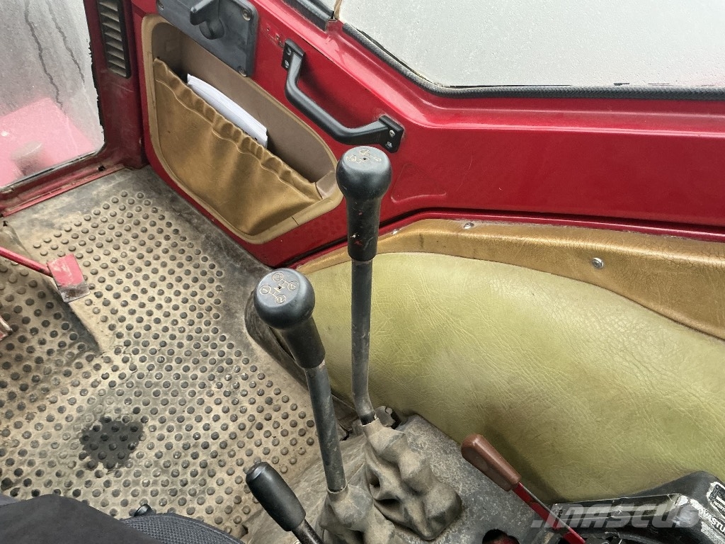 International 956 XL Traktoren