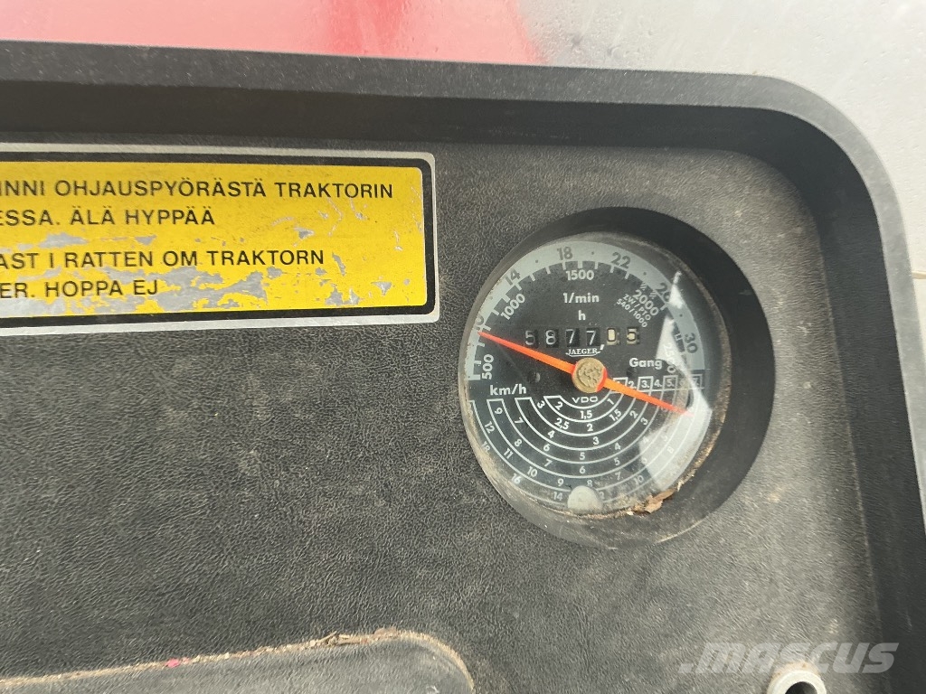 International 956 XL Traktoren