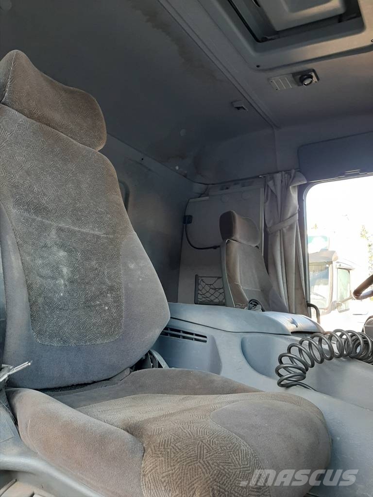 Scania P 124 Camion ampliroll