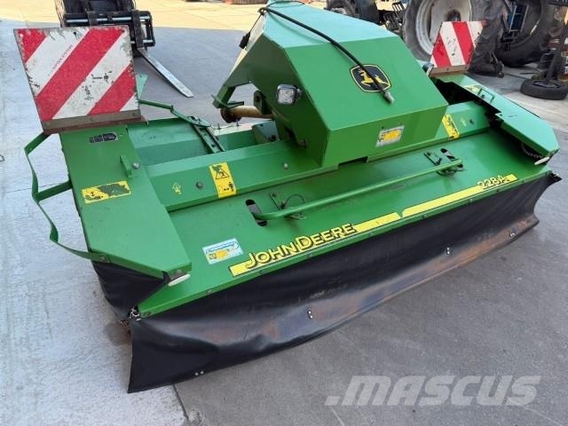 John Deere Achter 331 + Front 228 A Podadoras