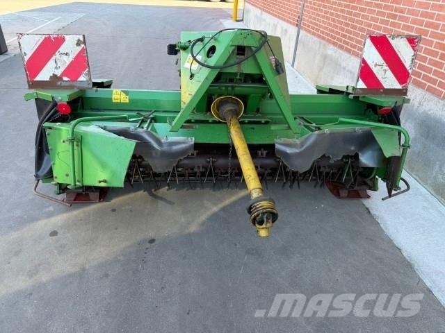 John Deere Achter 331 + Front 228 A Podadoras