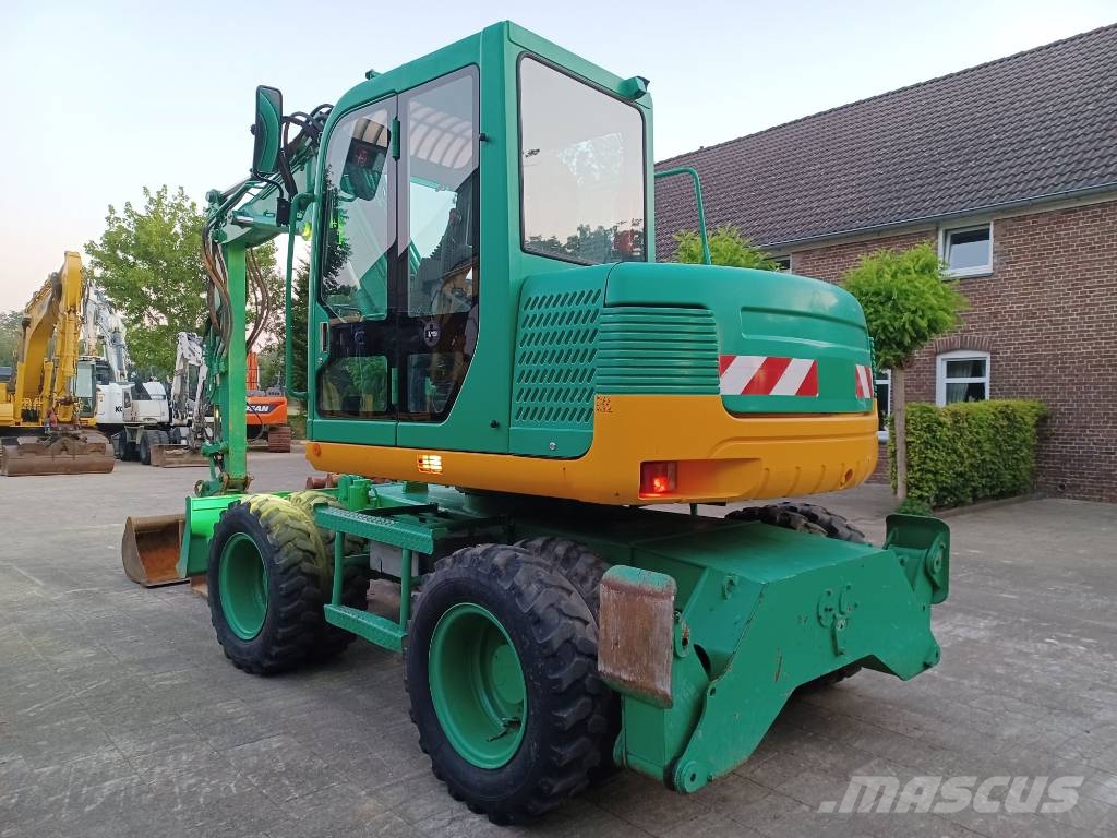 Takeuchi TB 175 W not TB 295 W Lastik tekerli ekskavatörler