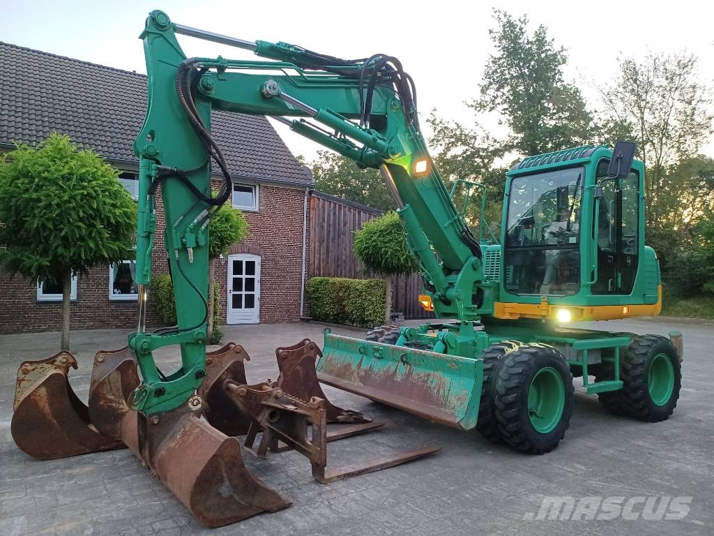 Takeuchi TB 175 W not TB 295 W Lastik tekerli ekskavatörler