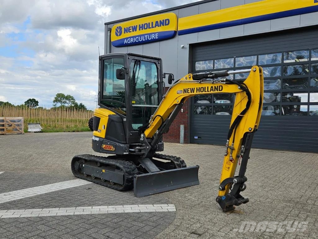 New Holland E25D minikraan ミニクレーン