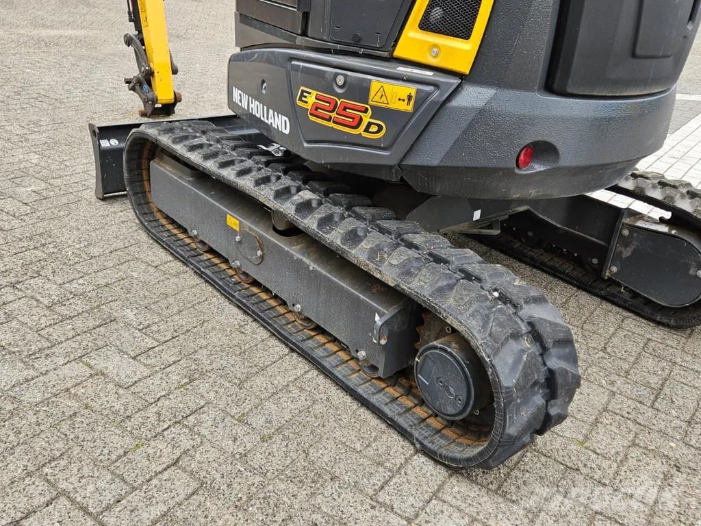 New Holland E25D minikraan ミニクレーン