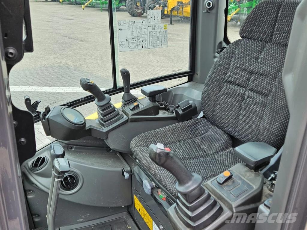 New Holland E25D minikraan ミニクレーン