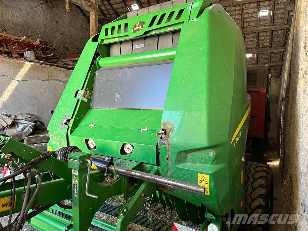 John Deere V461M Rundballenpressen