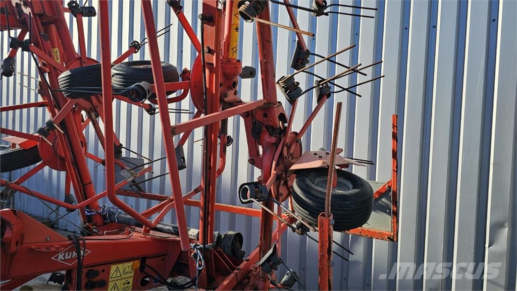 Kuhn GF 8501MH مكابس وميبسات التبن
