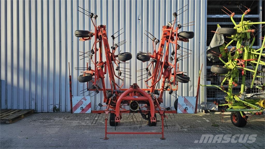 Kuhn GF 8501MH مكابس وميبسات التبن