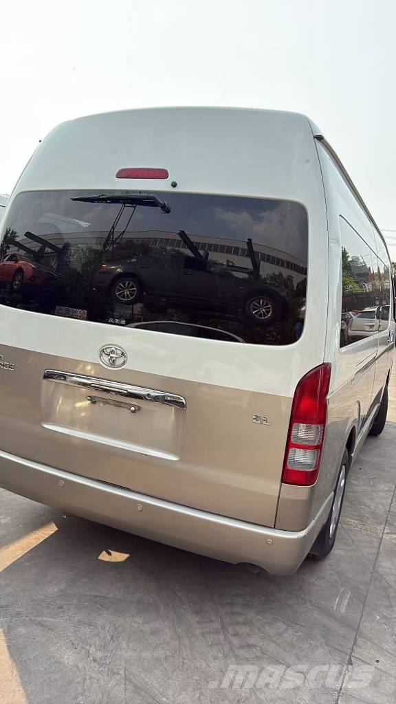 Toyota Hiace Commuter Furgonetas /Furgón