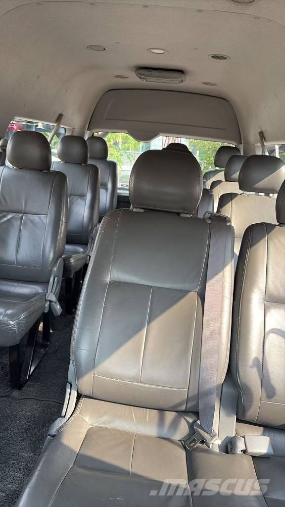 Toyota Hiace Commuter Furgonetas /Furgón
