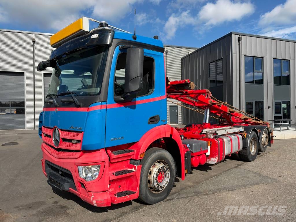 Mercedes-Benz Actros 2543 6x2*4 Multilift Kabeļu pacēlājs nomontējamām kravas mašīnām