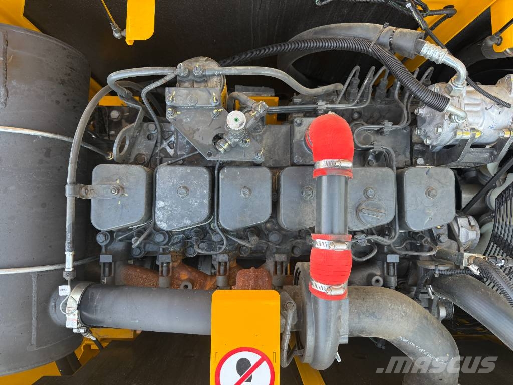 JCB 205 *2026 Model* New / Unused / Hammer Lines 大型油圧ショベル12t以上(パワーショベル・ユンボ)