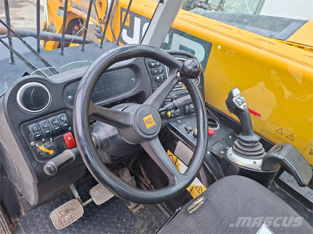 JCB 527-58 AGRI 4X4 Outros Florestal