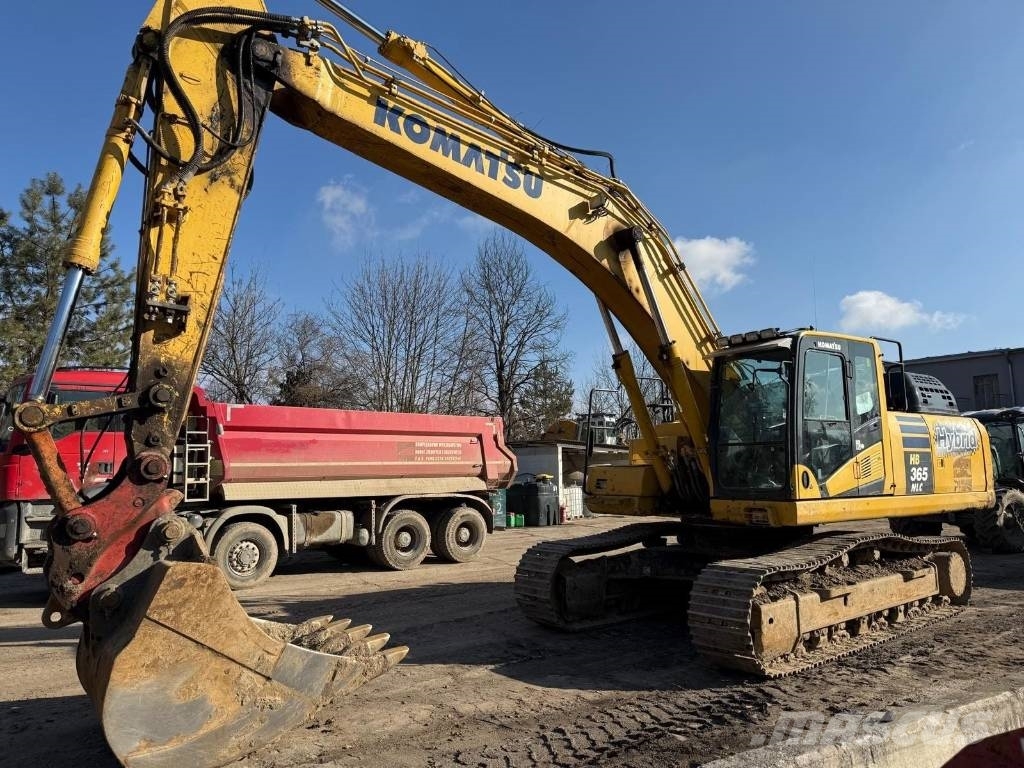 Komatsu HB 365 حفارات زحافة